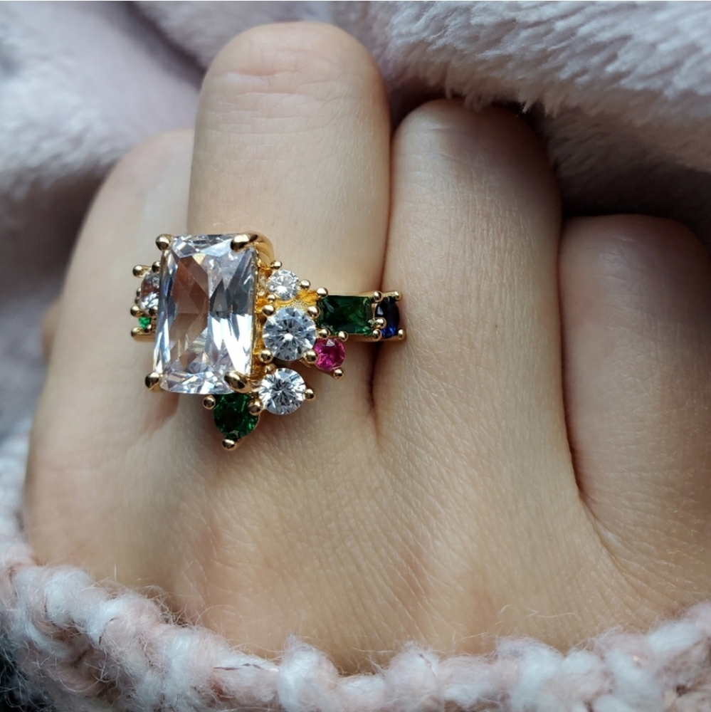 New Gorgeous Emerald Cut White Sapphire Ring - Picture 7 of 12